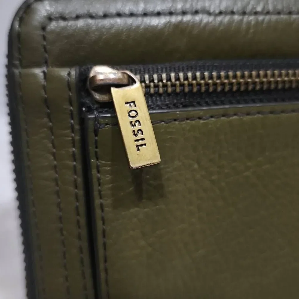 Fossil Logan RFID Zip Around Clutch Wallet